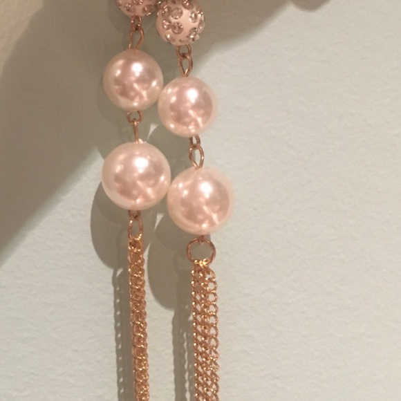 ‼️SOLD‼️New Long Pearl & Crystal Earrings - Picture 8 of 8